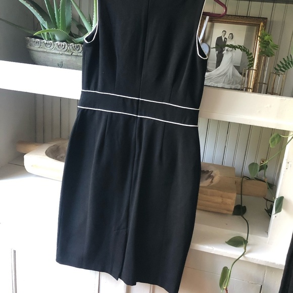 TALBOTS TIMELESS BLACK W/WHITE PIPING COCKTAIL DRESS 4 PETITE NEW WITH TAGS - Picture 8 of 9